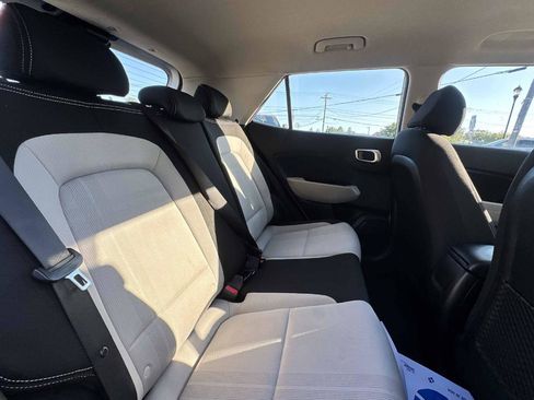 Used 2021 Hyundai Venue SEL FWD image 22
