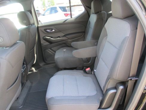 Used 2023 Chevrolet Traverse LT AWD/4WD image 11