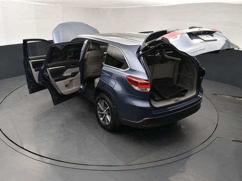 Used 2019 Toyota Highlander XLE image 28