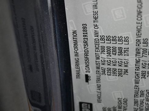 New 2025 Chevrolet Suburban Premier image 18