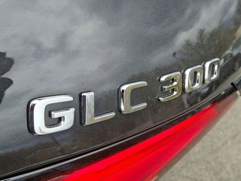 Used 2025 Mercedes-Benz GLC 300 4MATIC image 30