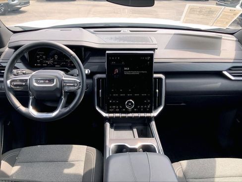 Used 2025 GMC Acadia Elevation AWD/4WD image 14
