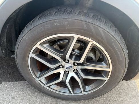 Used 2018 Ford Explorer Sport w/ Ford Safe & Smart Package AWD/4WD image 4