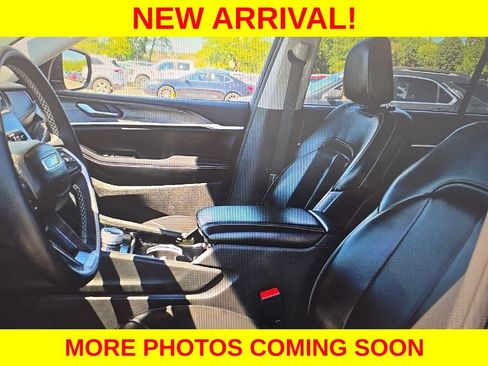 Used 2023 Jeep Grand Cherokee L Limited w/ Luxury Tech Group II AWD/4WD image 11