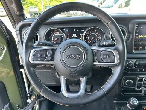 Used 2021 Jeep Wrangler Unlimited Sahara AWD/4WD image 12