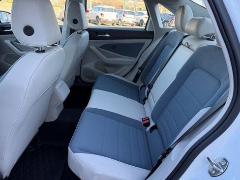 New 2026 Volkswagen Jetta SE image 15