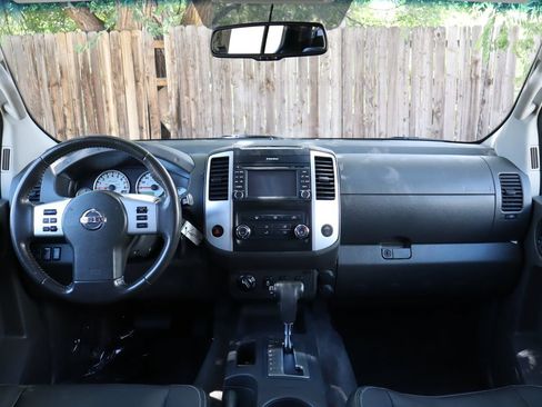 Used 2013 Nissan Xterra PRO-4X w/ Pro-4x Leather Pkg AWD/4WD image 16