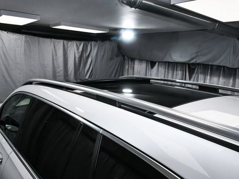 Used 2023 Mercedes-Benz GLS 580 4MATIC image 89