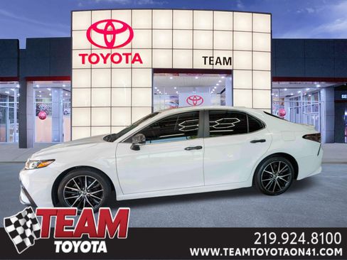 Used 2022 Toyota Camry SE AWD/4WD image 1