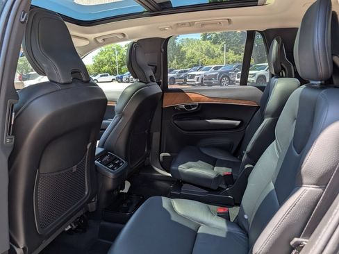 Used 2023 Volvo XC90 B6 Plus AWD/4WD image 27