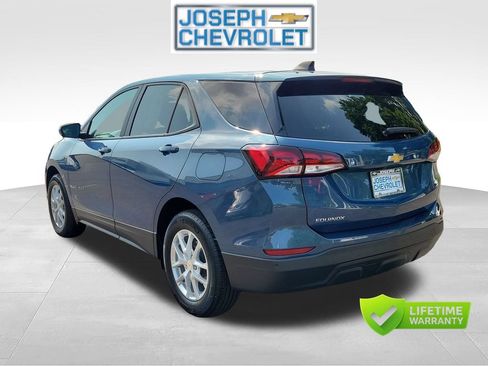 Used 2024 Chevrolet Equinox LS w/ LS Convenience Package FWD image 3