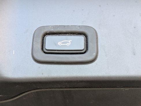 Used 2020 Land Rover Range Rover Evoque S image 17