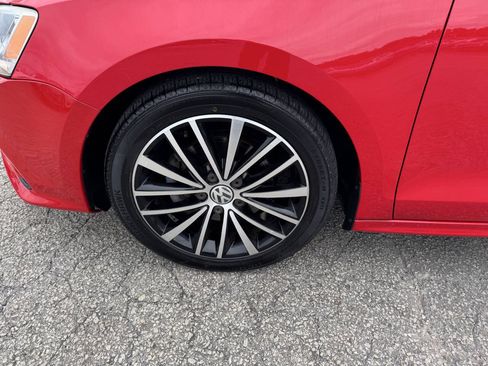 Used 2016 Volkswagen Jetta Sport FWD image 9