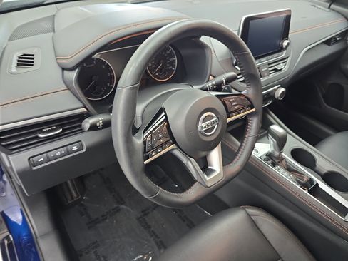 Certified 2021 Nissan Altima 2.5 SR w/ SR Premium Package image 15