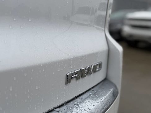 Used 2016 GMC Acadia Denali image 10