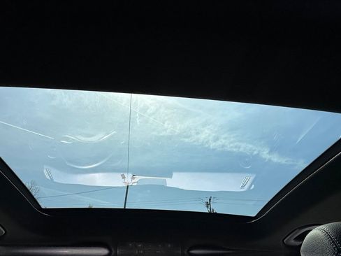 Used 2018 Mercedes-Benz GLC 300 4MATIC image 26