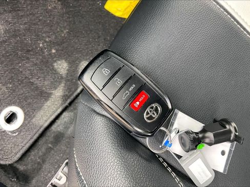 Used 2025 Toyota Camry SE w/ Convenience Package FWD image 14