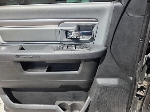 Used 2021 RAM 1500 Classic SLT RWD image 21