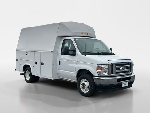 New 2025 Ford E-350 and Econoline 350 Super Duty w/ Power Equipment Group RWD image 7