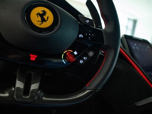 Used 2024 Ferrari Roma Spider image 38