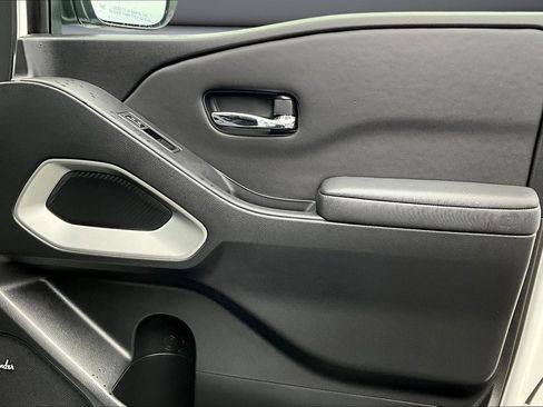 Used 2024 Nissan Frontier SL w/ Technology Package image 28