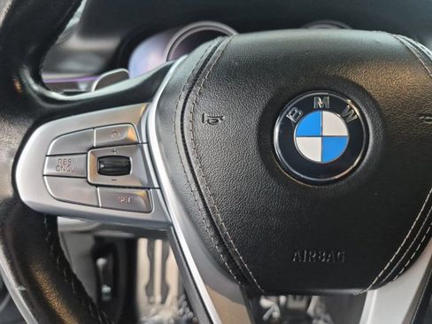Used 2019 BMW 740i w/ Executive Package RWD image 26