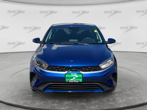 Used 2022 Kia Forte LXS w/ LXS Technology Package FWD image 2