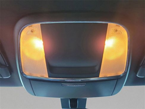 Used 2022 Dodge Charger SXT image 34