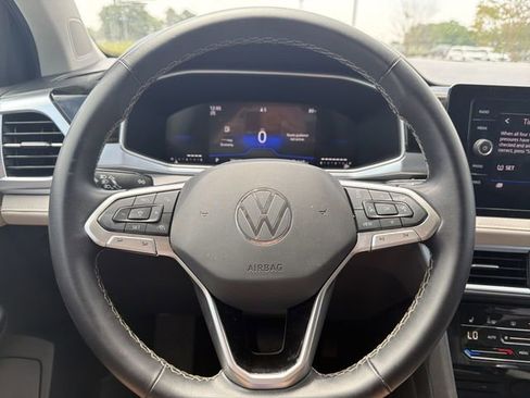 Used 2025 Volkswagen Taos SE FWD image 27
