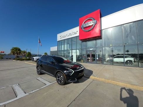 Used 2025 Kia Sportage EX FWD image 1