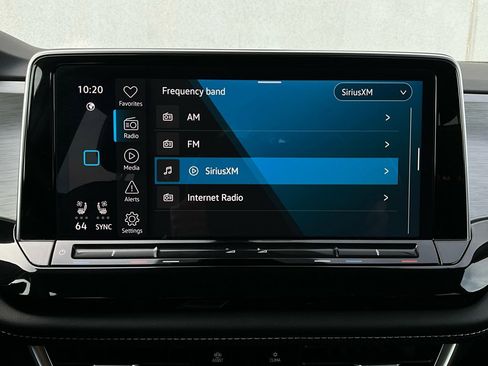 Used 2025 Volkswagen Atlas Cross Sport SE image 33