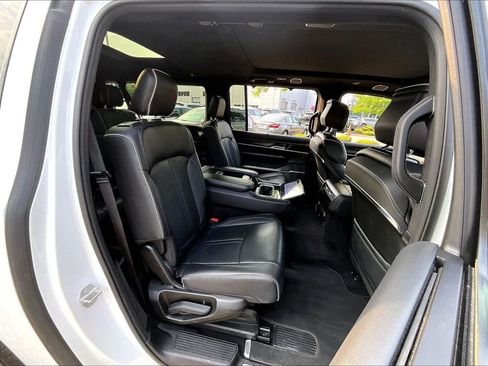 Used 2024 Jeep Grand Wagoneer L Series II AWD/4WD image 16