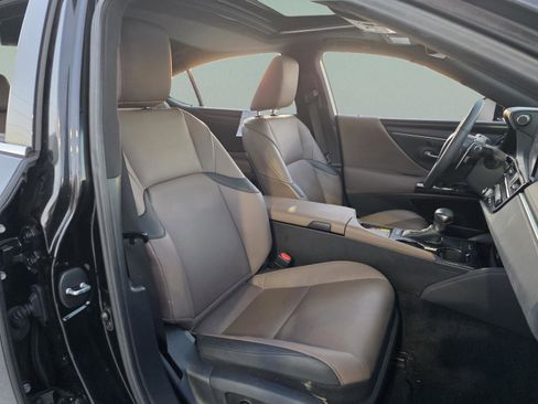 Used 2024 Lexus ES 350 w/ Premium Package image 23