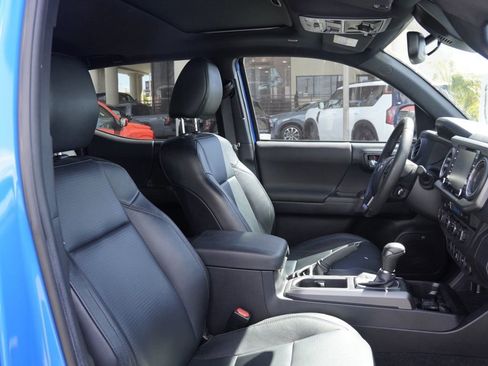 Used 2021 Toyota Tacoma TRD Off-Road w/ TRD Premium Off Road Package image 19