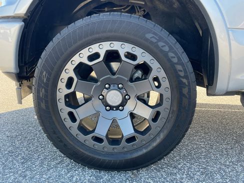 Used 2018 Ford F150 Lariat w/ Equipment Group 502A Luxury image 33