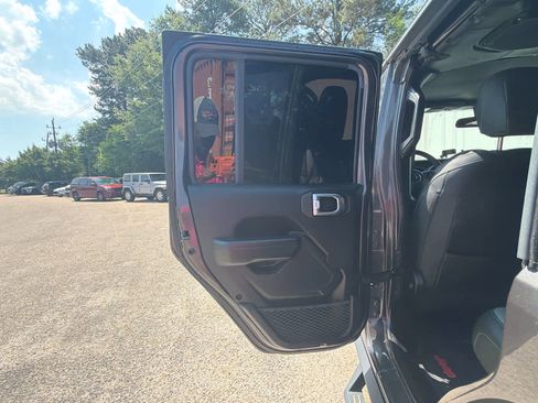 Used 2020 Jeep Wrangler Unlimited Sport AWD/4WD image 34