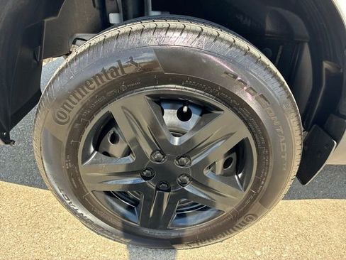 Used 2025 Ford Maverick XL w/ Equipment Group 102A AWD/4WD image 10
