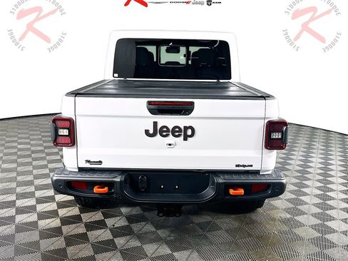 New 2025 Jeep Gladiator Mojave image 6
