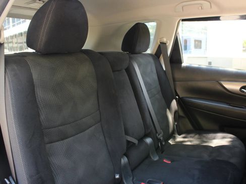 Used 2015 Nissan Rogue SV w/ SV Premium Package AWD/4WD image 21