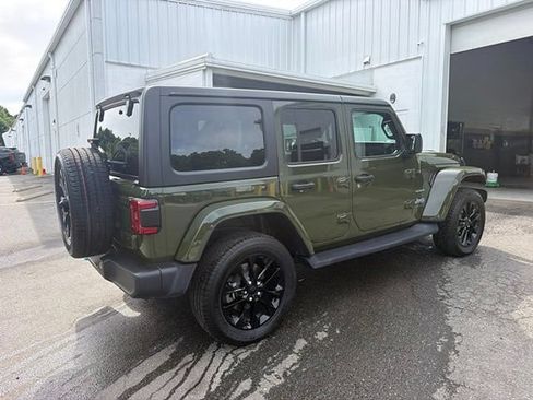 Used 2023 Jeep Wrangler Unlimited Sahara w/ Cold Weather Group AWD/4WD image 6