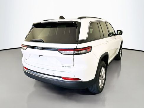 Used 2022 Jeep Grand Cherokee Limited AWD/4WD image 7
