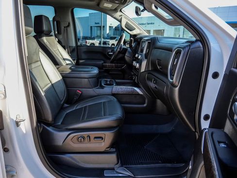 Used 2022 GMC Sierra 3500 Denali w/ Denali Ultimate Package image 14