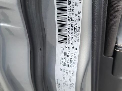 Used 2016 Jeep Cherokee Latitude w/ Cold Weather Group AWD/4WD image 34