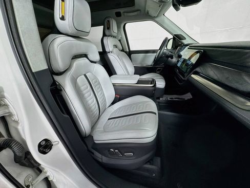 Used 2022 Rivian R1T Adventure AWD/4WD image 34