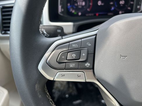 Used 2023 Volkswagen Atlas SE w/ Panoramic Sunroof Package AWD/4WD image 14