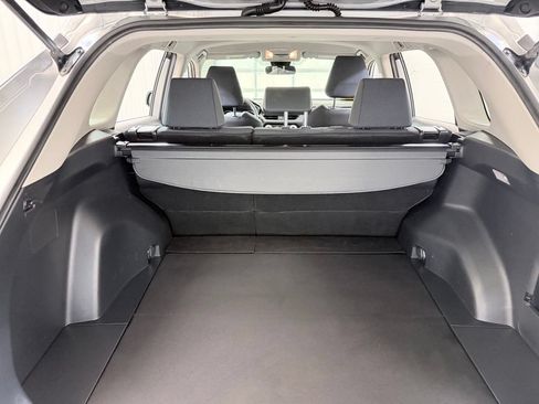 Used 2019 Toyota RAV4 LE w/ Carpet Mat Package AWD/4WD image 26