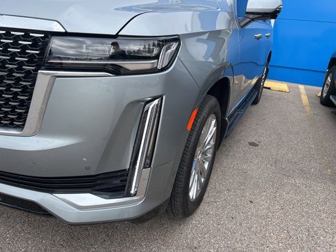 Used 2024 Cadillac Escalade ESV Premium Luxury image 19