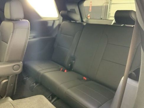 Used 2022 Chevrolet Traverse High Country image 28