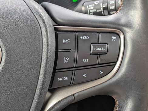 Used 2021 Lexus UX 200 w/ Premium Package FWD image 23