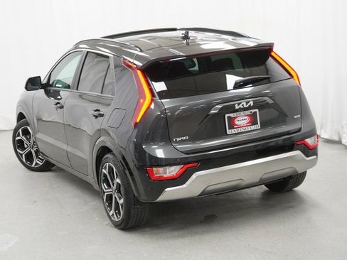 Used 2024 Kia Niro EX Touring image 11